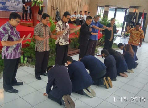 IBADAH PEMBUKAAN SEMESTER GENAP TAHUN AJARAN 2017/2018