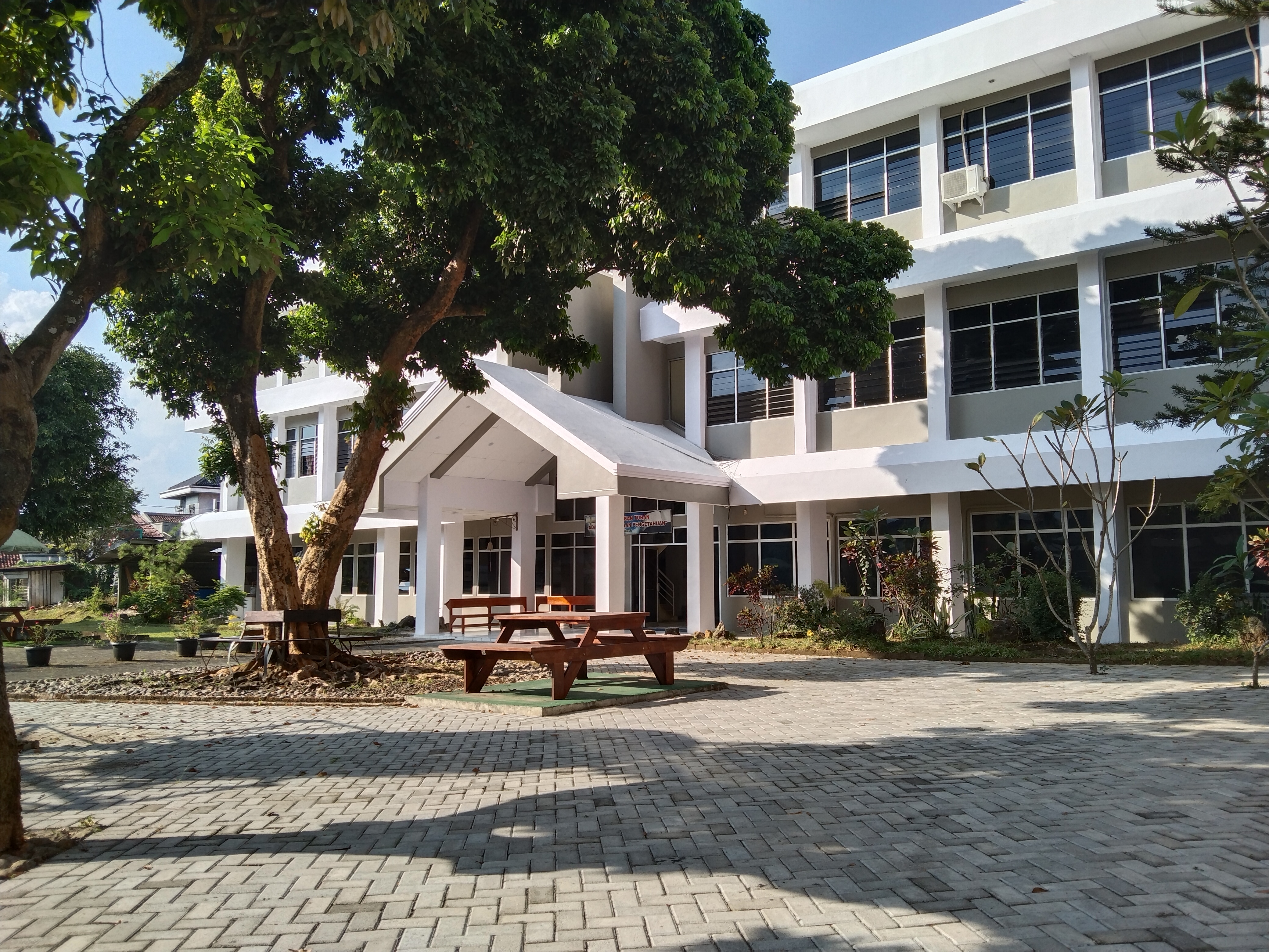 Gedung Coram Deo