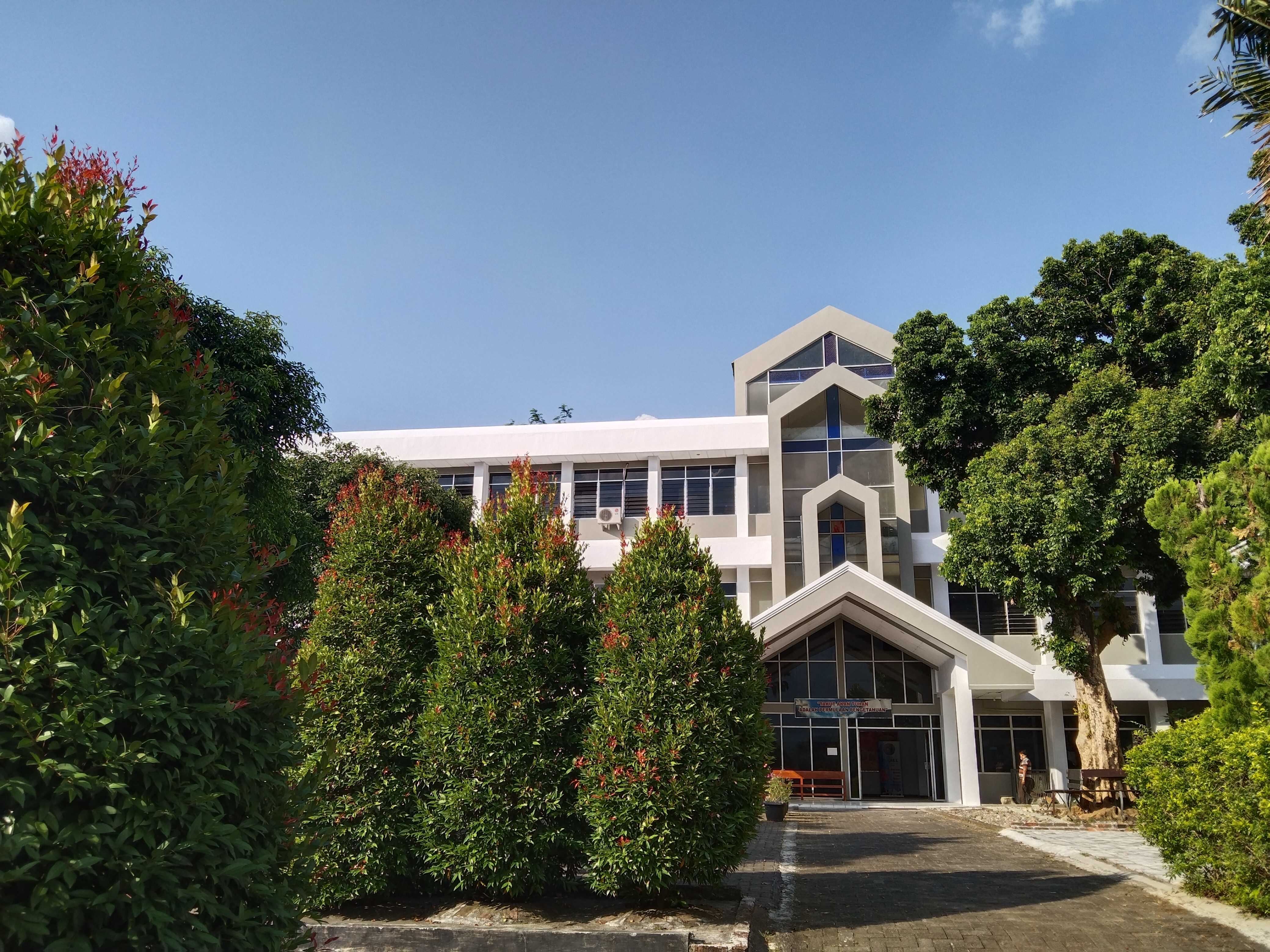 Gedung Coram Deo.