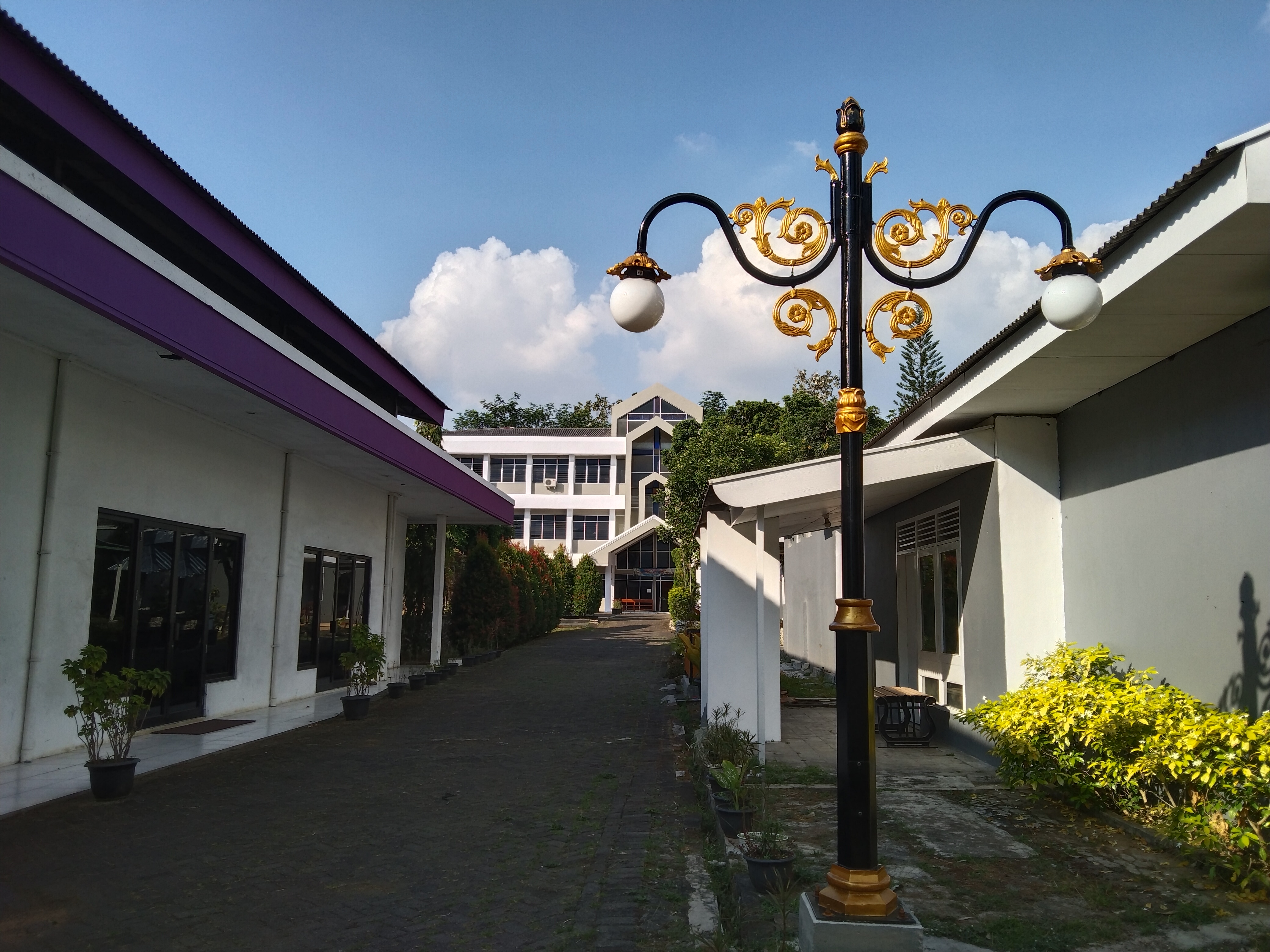 Gedung Coram Deo..